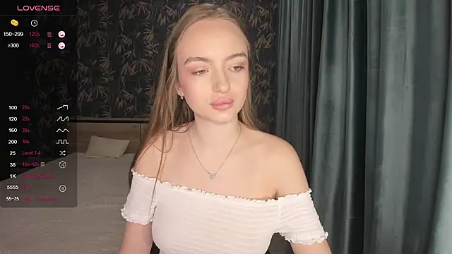 A delina online show from March 9, 4:00 pm