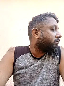 Snapshot of carria_homes chatting on February 16, 4:42 am carria homes online show from February 16, 4:42 am