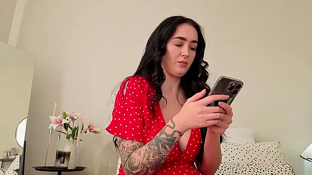 KimKhallifa online show from March 4, 6:19 am