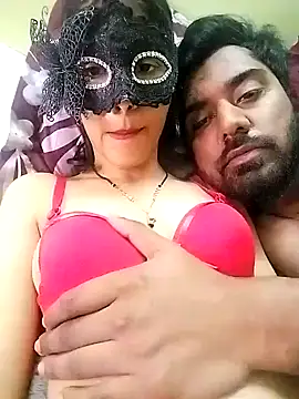 insta hotpair online show from February 4, 5:01 pm