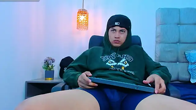 Br4ndxpimm online show from February 24, 1:53 pm