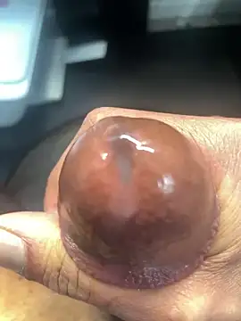 Snapshot of MrLatinKing chatting on January 18, 3:05 pm MrLatinKing online show from January 18, 3:05 pm