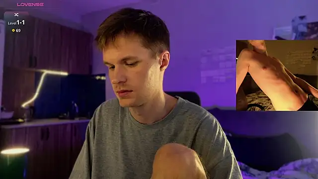 Leonnextdoor online show from March 19, 1:31 am