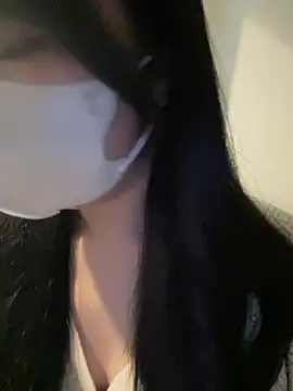 Snapshot of mina_0207 chatting on October 3, 4:48 pm mina 0207 online show from October 3, 4:48 pm