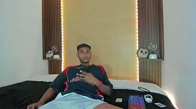 Snapshot of Evans777_ chatting on January 8, 5:05 pm Evans777 online show from January 8, 5:05 pm