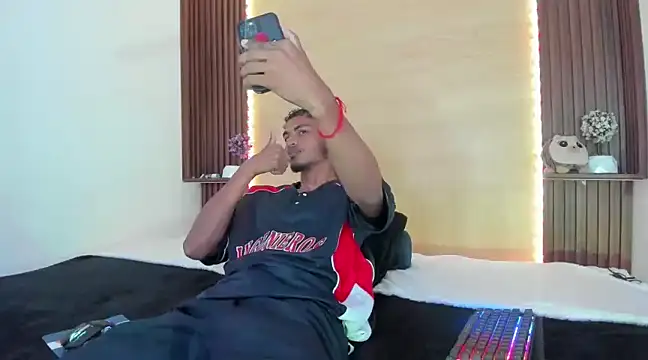 Snapshot of Evans777_ chatting on January 9, 6:04 pm Evans777 online show from January 9, 6:04 pm