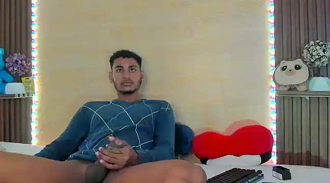 Snapshot of Evans777_ chatting on January 11, 8:10 pm Evans777 online show from January 11, 8:10 pm