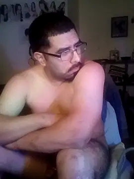 Snapshot of k1oudE chatting on December 15, 11:58 am k1oudE online show from December 15, 11:58 am