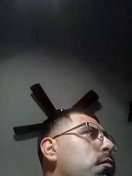 Snapshot of k1oudE chatting on January 9, 10:18 am k1oudE online show from January 9, 10:18 am