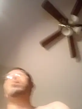 Snapshot of k1oudE chatting on February 5, 7:57 am k1oudE online show from February 5, 7:57 am