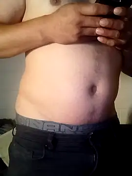 Snapshot of k1oudE chatting on February 15, 10:25 am k1oudE online show from February 15, 10:25 am