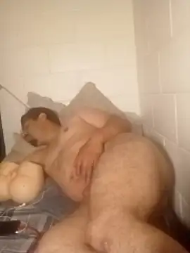 Snapshot of k1oudE chatting on February 19, 5:53 pm k1oudE online show from February 19, 5:53 pm