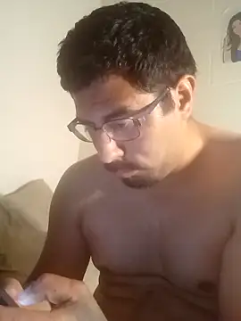 Snapshot of k1oudE chatting on February 20, 9:54 am k1oudE online show from February 20, 9:54 am