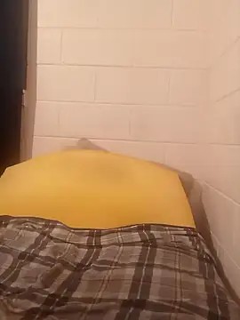 Snapshot of k1oudE chatting on February 24, 9:29 am k1oudE online show from February 24, 9:29 am