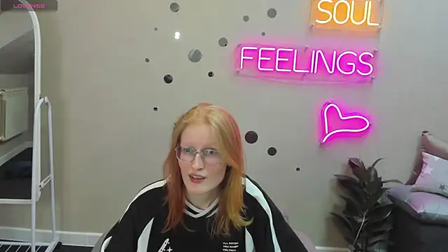 Snapshot of ElizabethHarpper chatting on January 17, 3:00 pm ElizabethHarpper online show from January 17, 3:00 pm