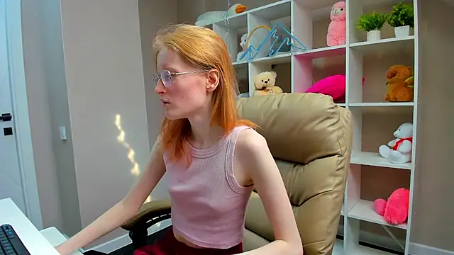 Snapshot of ElizabethHarpper chatting on March 12, 8:19 am ElizabethHarpper online show from March 12, 8:19 am