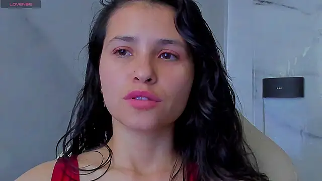 Snapshot of arissha_lee chatting on June 8, 1:28 am arissha lee online show from June 8, 1:28 am