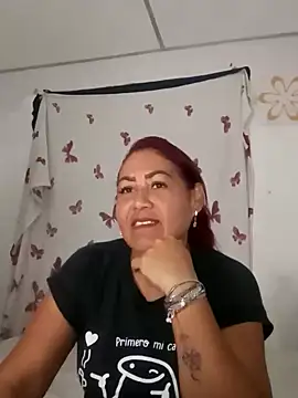 Snapshot of Abigail_BigTits chatting on January 7, 3:24 am Abigail BigTits online show from January 7, 3:24 am