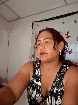 Snapshot of Abigail_BigTits chatting on January 15, 7:01 pm Abigail BigTits online show from January 15, 7:01 pm