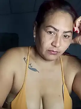 Snapshot of Abigail_BigTits chatting on February 6, 4:14 pm Abigail BigTits online show from February 6, 4:14 pm