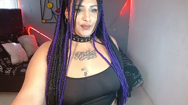 Snapshot of brittanysexhot chatting on January 22, 6:52 pm brittanysexhot online show from January 22, 6:52 pm