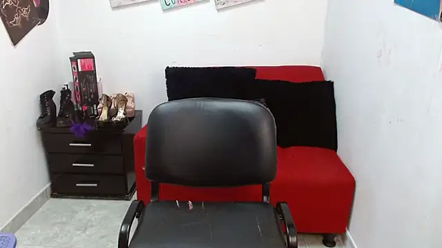 Snapshot of brittanysexhot chatting on March 4, 8:05 pm brittanysexhot online show from March 4, 8:05 pm