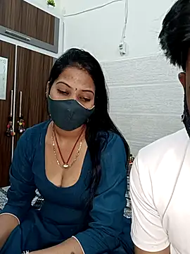 Snapshot of Best-Couple chatting on February 20, 9:33 am Best-Couple online show from February 20, 9:33 am