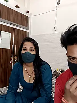 Snapshot of Best-Couple chatting on March 6, 8:52 am Best-Couple online show from March 6, 8:52 am