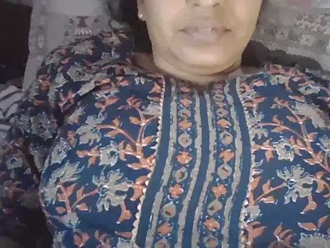 Snapshot of Hot-shanvi chatting on April 28, 1:59 am Hot-shanvi online show from April 28, 1:59 am
