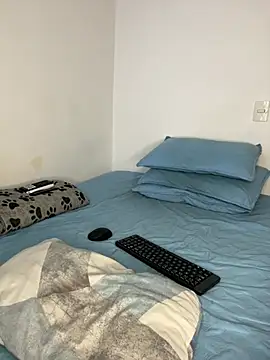 Snapshot of Young_latin_master777 chatting on February 11, 11:10 am Young latin master777 online show from February 11, 11:10 am