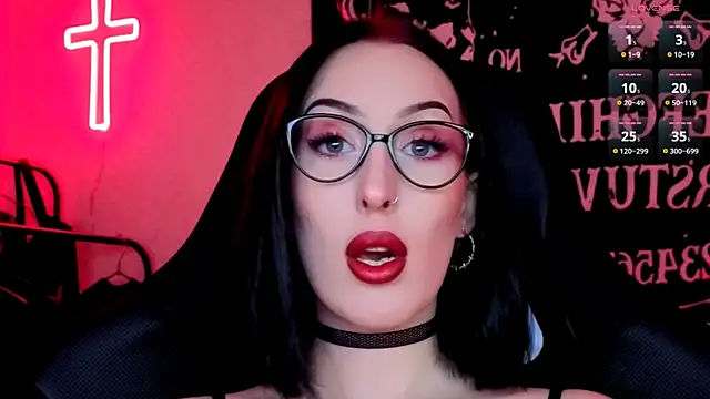 Snapshot of Miss_Alice__ chatting on May 8, 1:22 am Miss Alice online show from May 8, 1:22 am