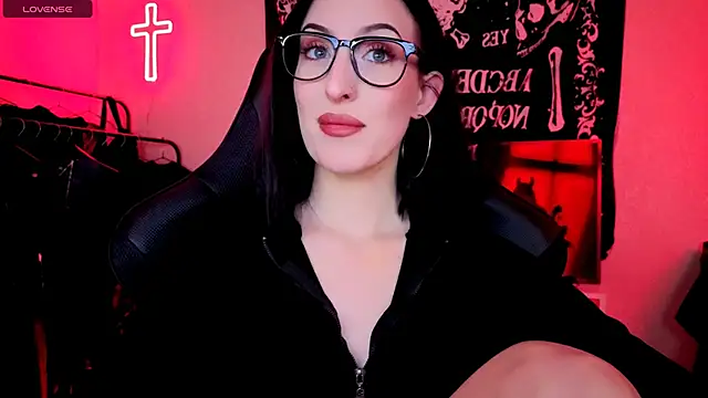 Snapshot of Miss_Alice__ chatting on May 31, 3:04 am Miss Alice online show from May 31, 3:04 am