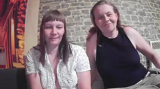 Sweet Phoenix online show from January 4, 4:32 pm