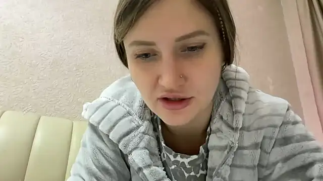 florianikaa online show from October 18, 5:57 pm