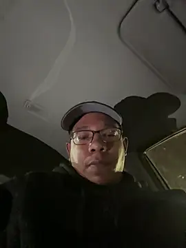 Snapshot of M12Dick23 chatting on January 2, 4:09 am M12Dick23 online show from January 2, 4:09 am