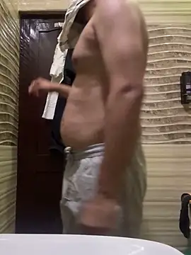 Snapshot of skyisthelimit12 chatting on February 27, 1:38 pm skyisthelimit12 online show from February 27, 1:38 pm