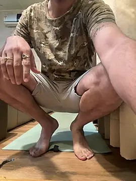 Snapshot of skyisthelimit12 chatting on March 19, 1:54 am skyisthelimit12 online show from March 19, 1:54 am