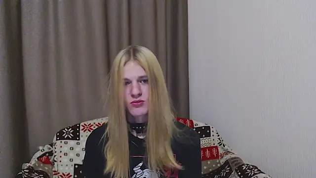 blaire  18 online show from December 31, 8:15 am