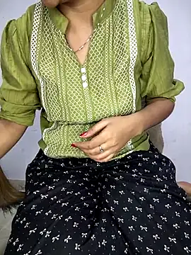 Snapshot of lovelygirl4567 chatting on April 26, 4:59 pm lovelygirl4567 online show from April 26, 4:59 pm
