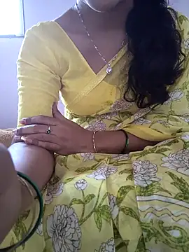 Snapshot of lovelygirl4567 chatting on May 6, 5:46 am lovelygirl4567 online show from May 6, 5:46 am