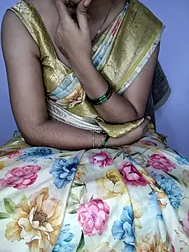Snapshot of lovelygirl4567 chatting on May 27, 5:32 pm lovelygirl4567 online show from May 27, 5:32 pm