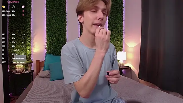 Adrian Di online show from March 11, 3:12 pm