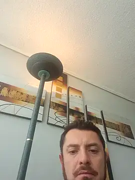 Snapshot of andy80111 chatting on November 7, 7:03 pm andy80111 online show from November 7, 7:03 pm