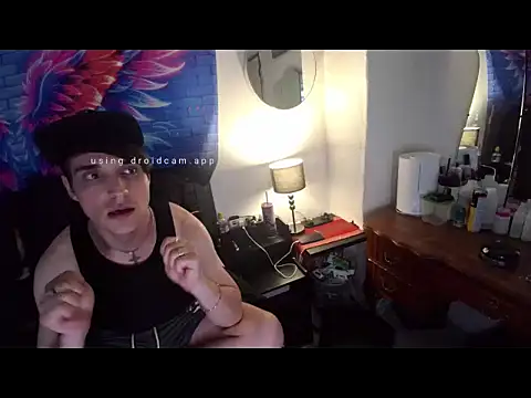 Snapshot of TylerXAnthony chatting on November 11, 11:21 am TylerXAnthony online show from November 11, 11:21 am