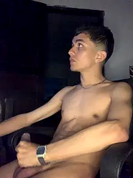 gabrielzinnnn085 online show from September 11, 9:26 pm