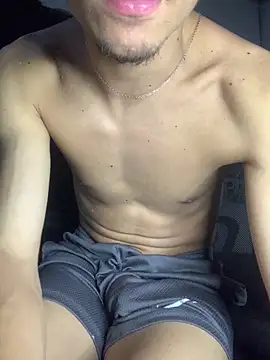 gabrielzinnnn085 online show from April 9, 5:18 am