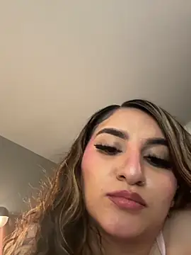 mamifresita online show from April 5, 10:18 pm