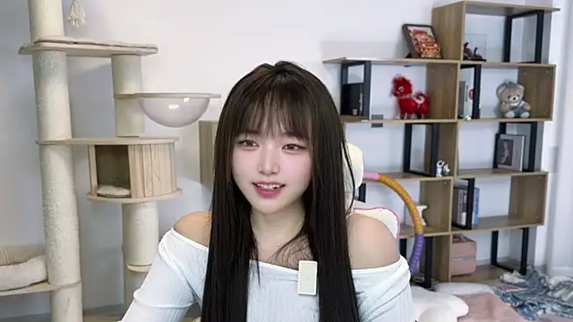 Snapshot of Chenjing0 chatting on April 23, 2:41 pm Chenjing0 online show from April 23, 2:41 pm