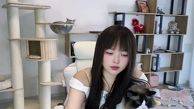 Snapshot of Chenjing0 chatting on May 5, 7:27 am Chenjing0 online show from May 5, 7:27 am