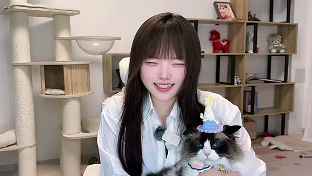 Snapshot of Chenjing0 chatting on May 16, 12:15 pm Chenjing0 online show from May 16, 12:15 pm